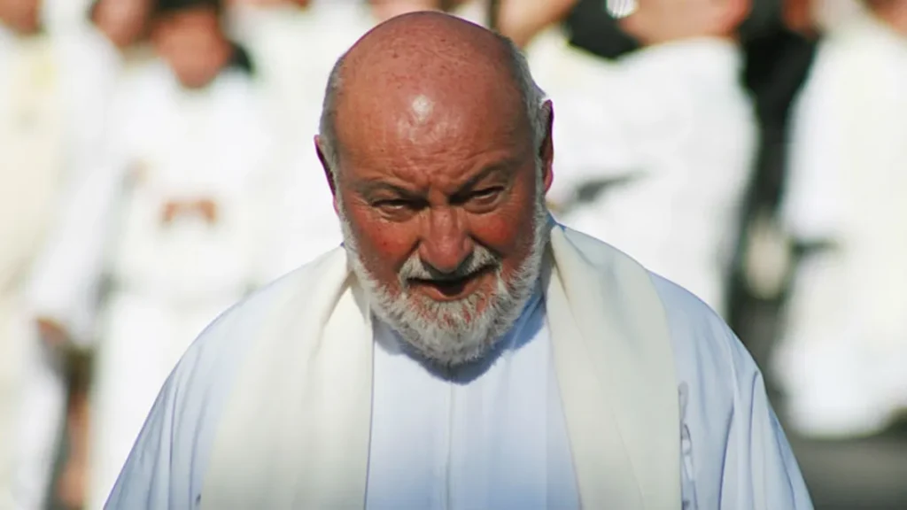 Padre Luis Farinello Presidente fundacion papa francisco